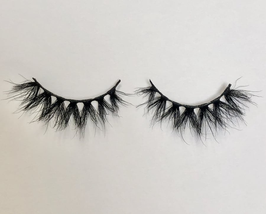LA lashes