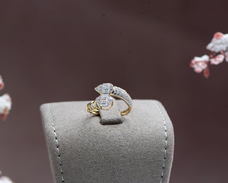 18k gold ring