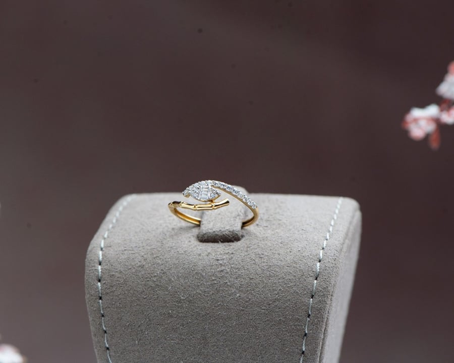 18k gold ring