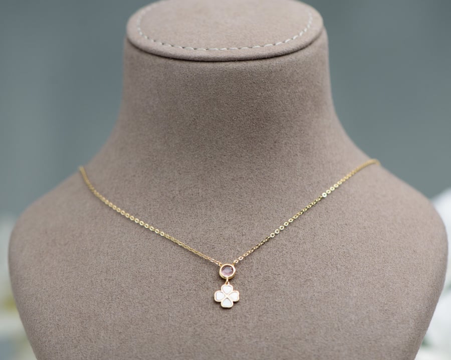 18 karat gold necklace