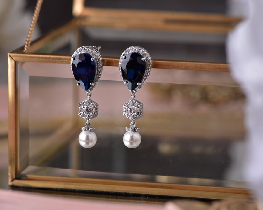 Royal Victorian earring