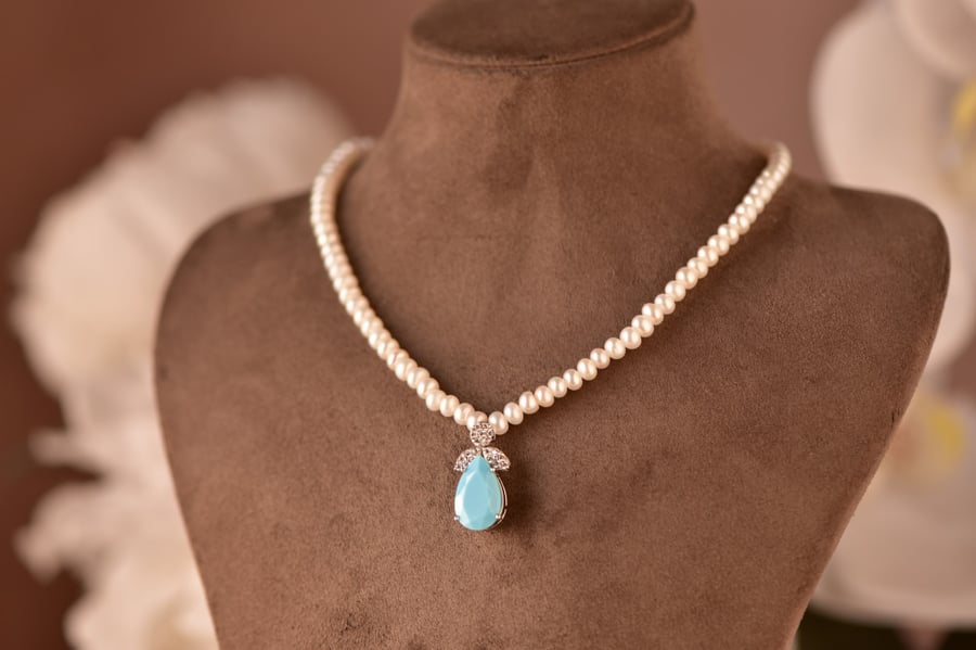 Lulu necklace with turquoise stone