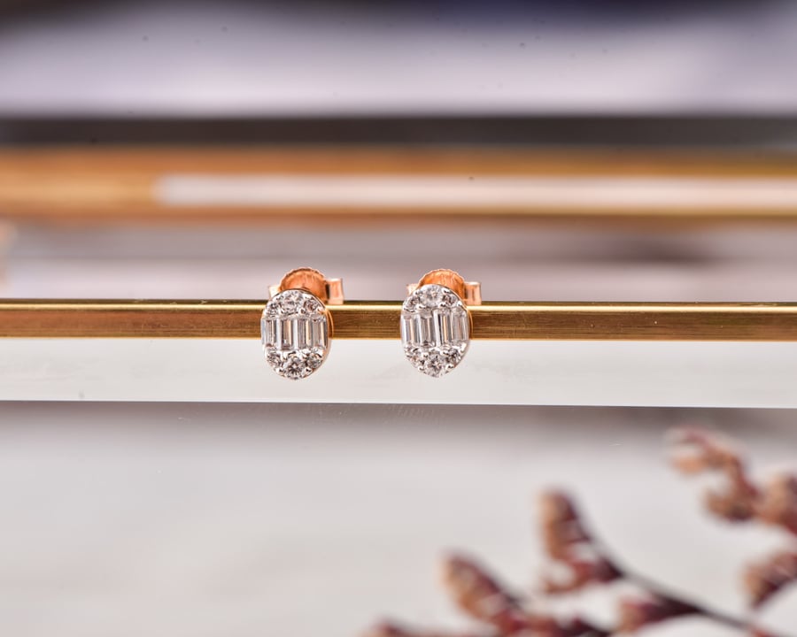 18k rose gold earring, diamond design