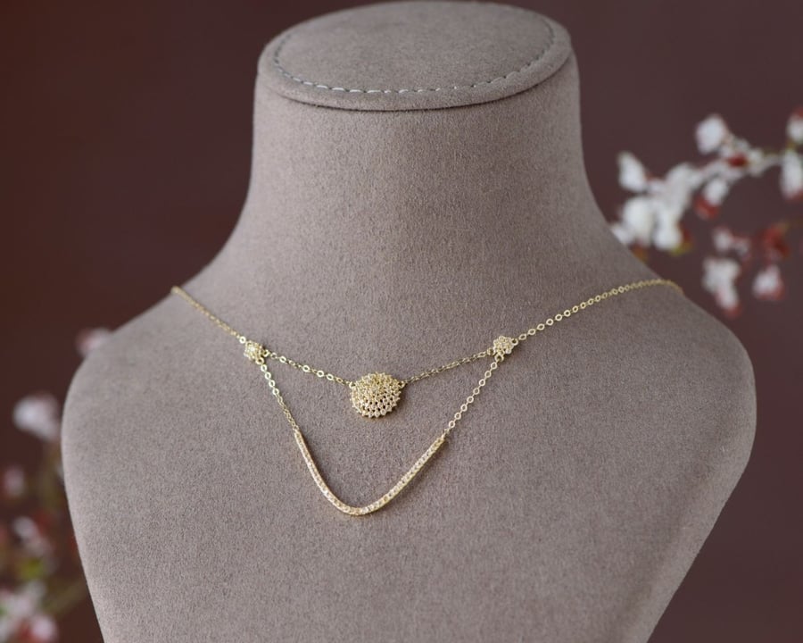 18 karat gold necklace