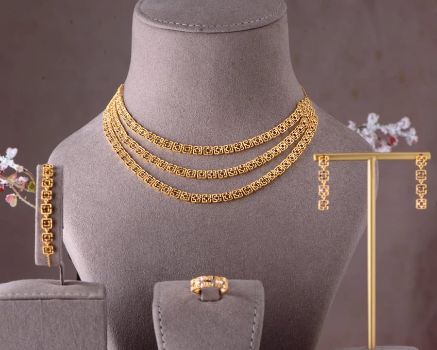 طقم ذهب عيار 21
