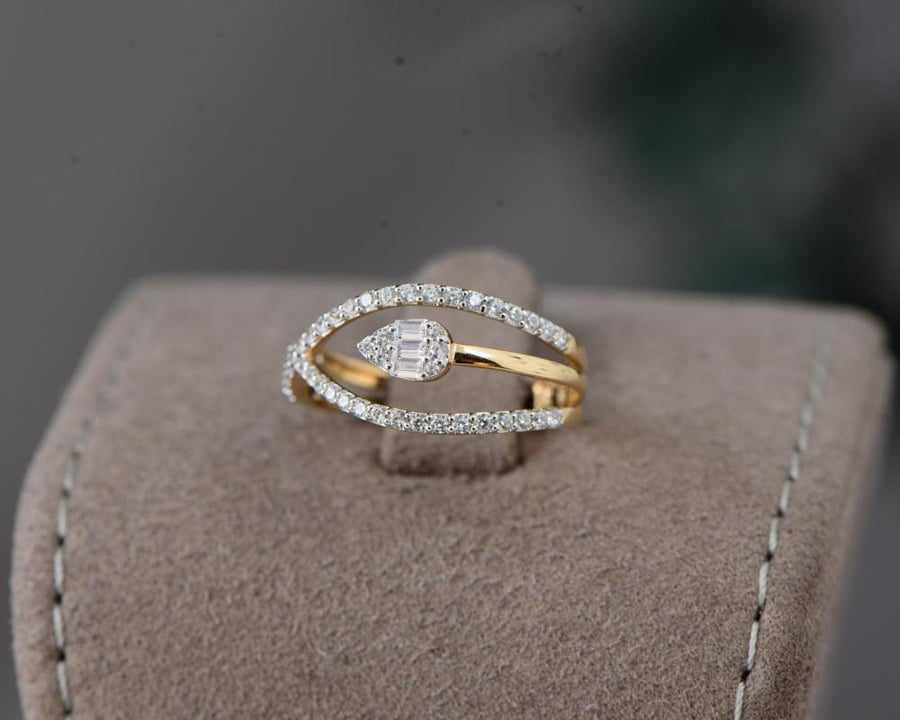 18k gold ring