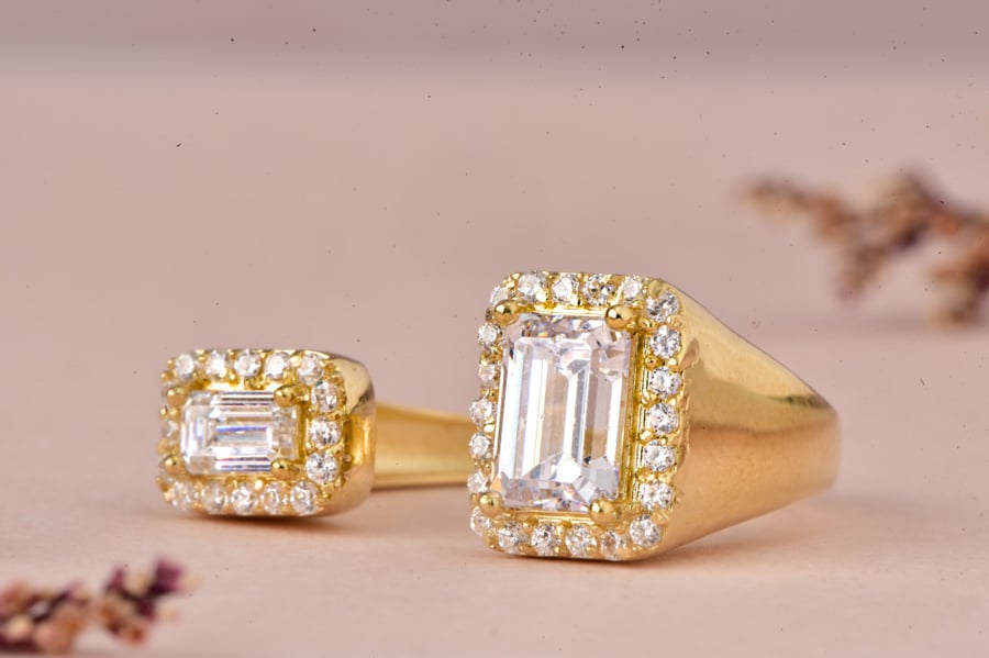Modern Emerald ring
