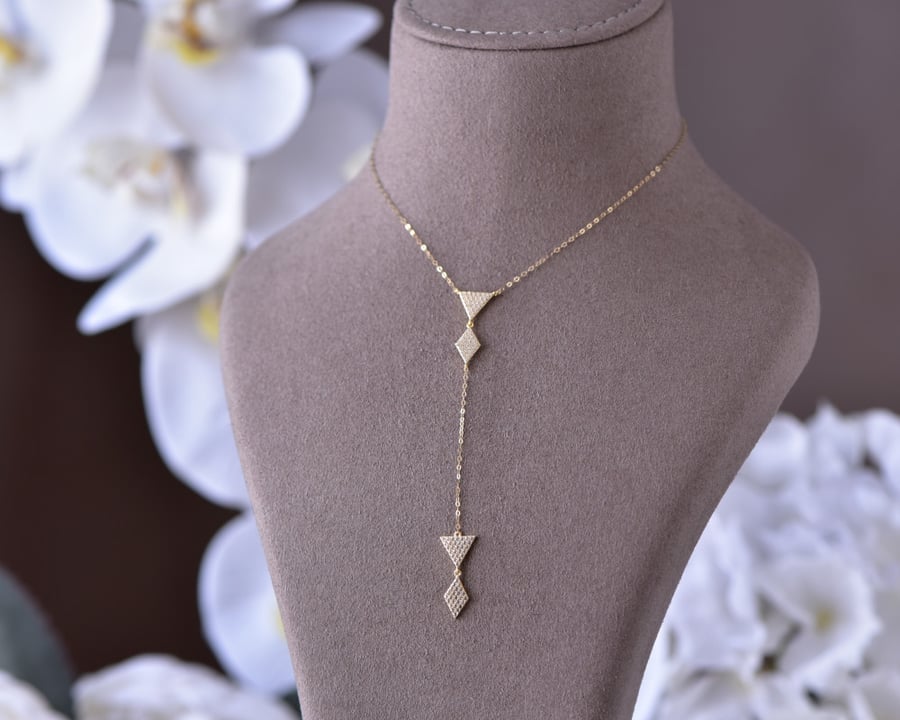 18 karat gold necklace
