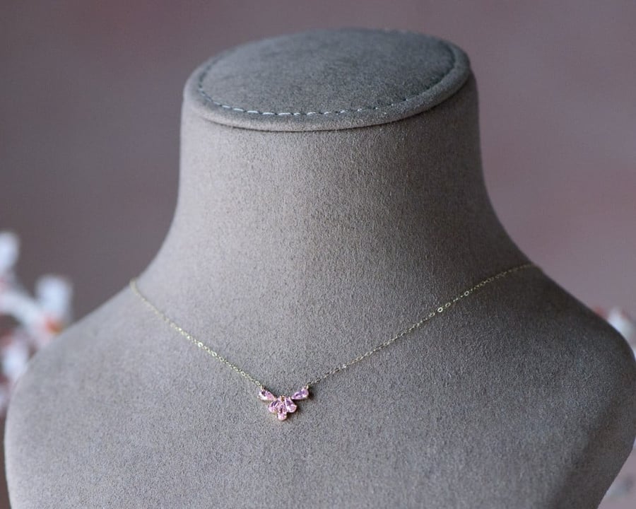 18 karat gold necklace