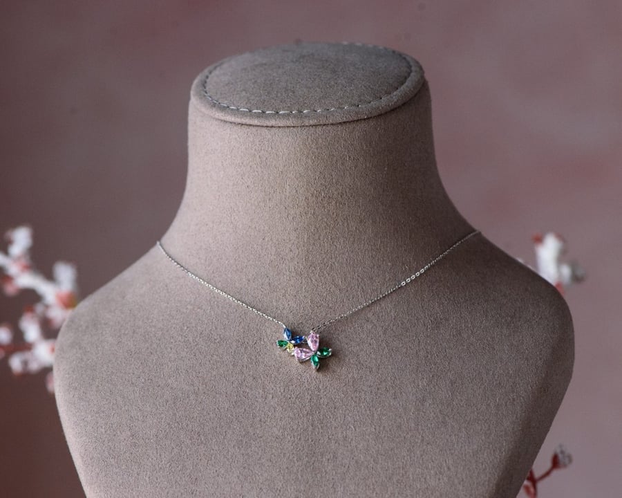 18k white gold necklace