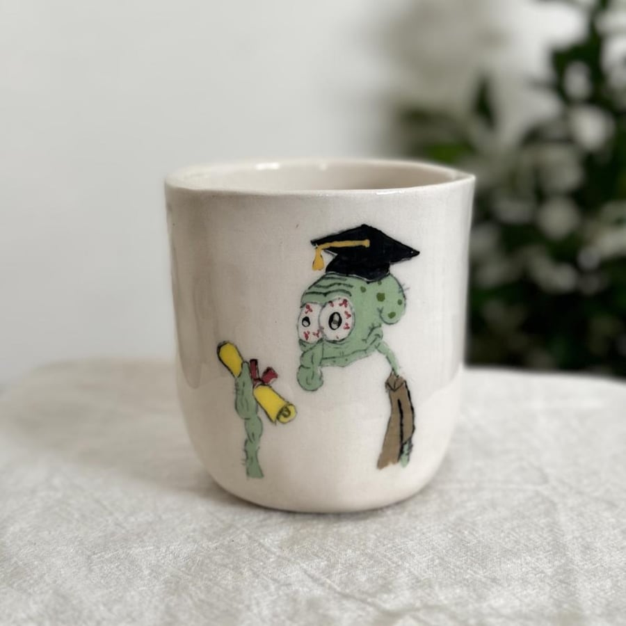 كوب تخرج شفيق بدون مقبض