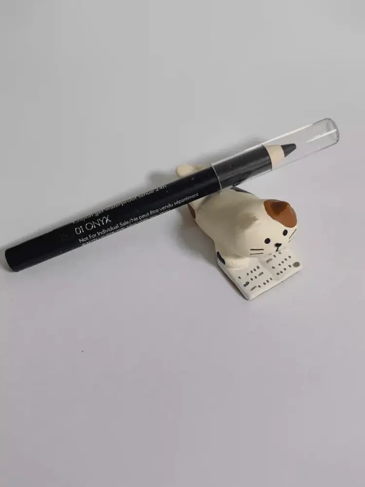 قلم جل آيلاينر Estée Lauder مقاوم للماء 24 ساعة