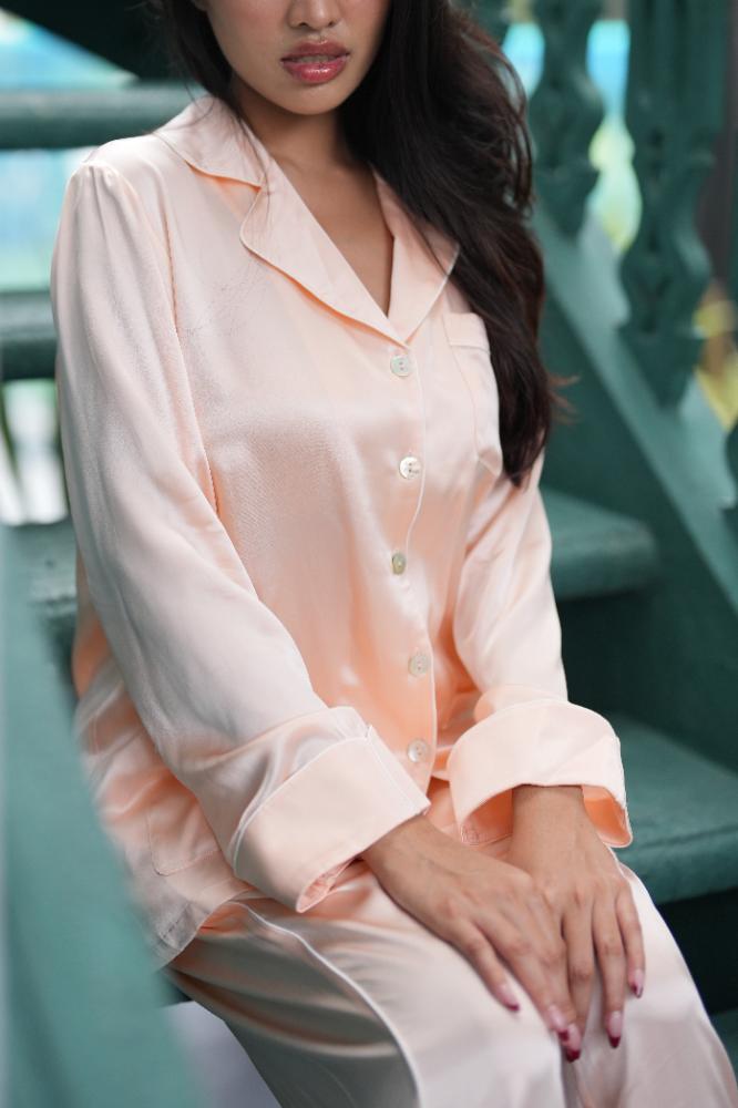 Comfortable natural mulberry silk pajamas