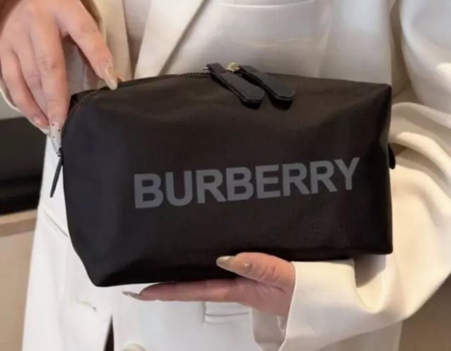 Burberry Make Up Bag in Black
