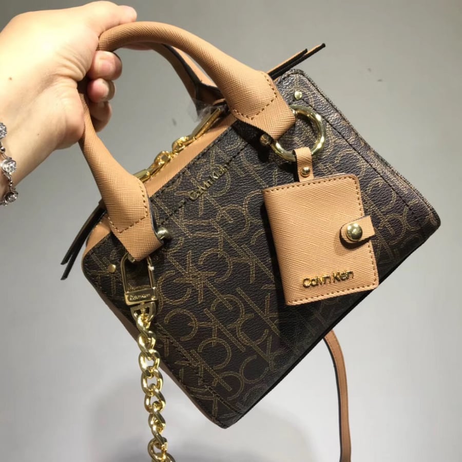 Calvin Klein Box Crossbody Bag Signature