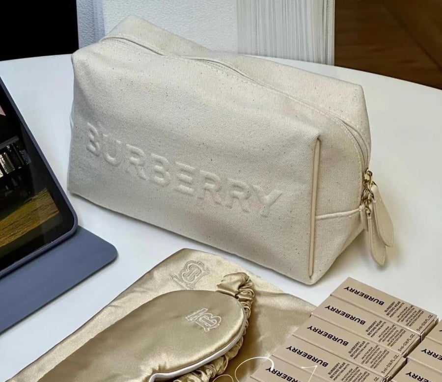 Burberry Make Up Bag in Beige Cotton’