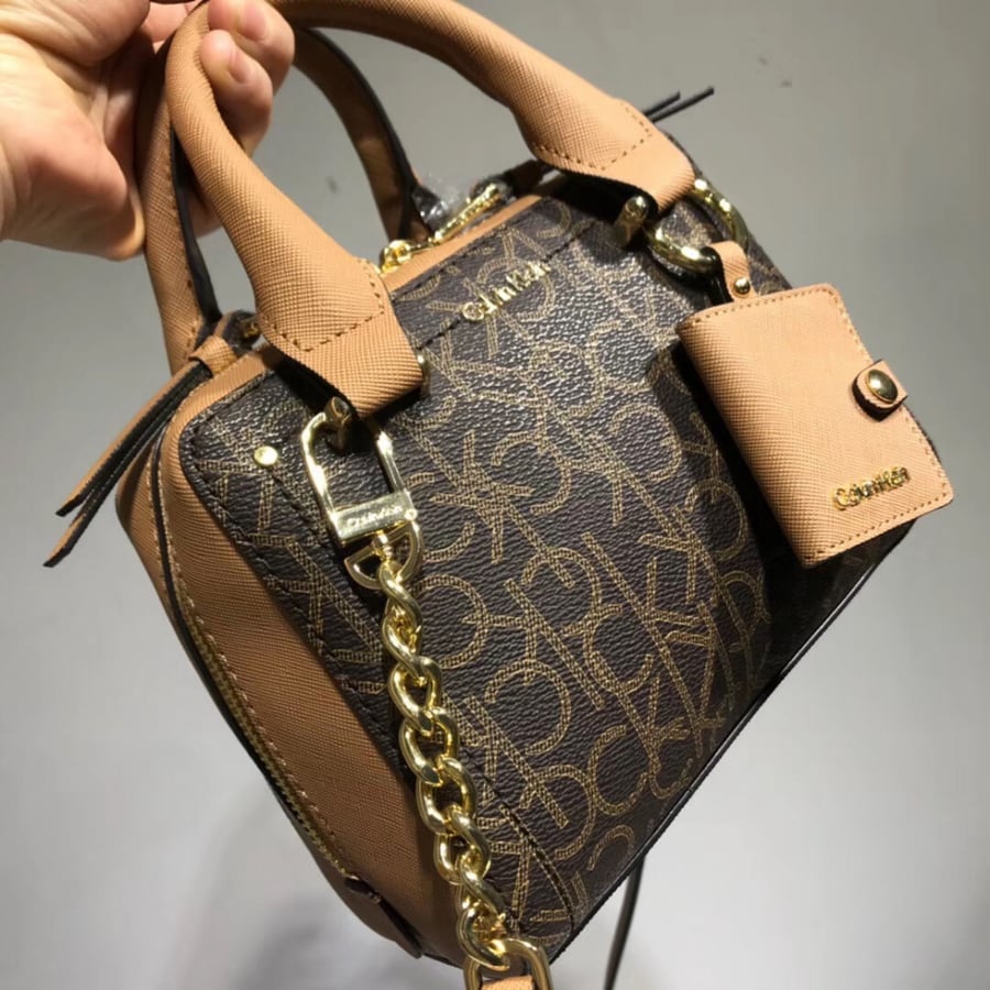 Calvin Klein Box Crossbody Bag Signature