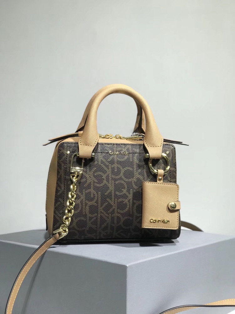 Calvin Klein Box Crossbody Bag Signature