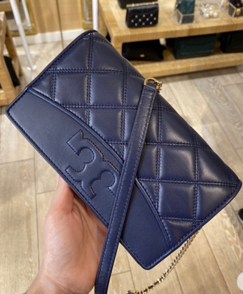 Tory burch savannah wallet on chain