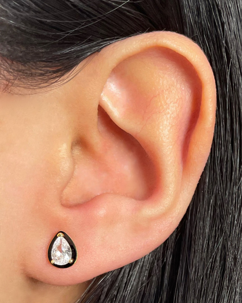 Black Pear -stud