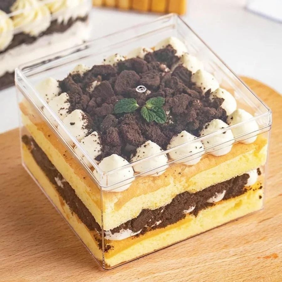 علب حلويات أكريليك مربعة