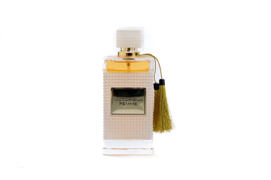 عطر فيكتوريو فام