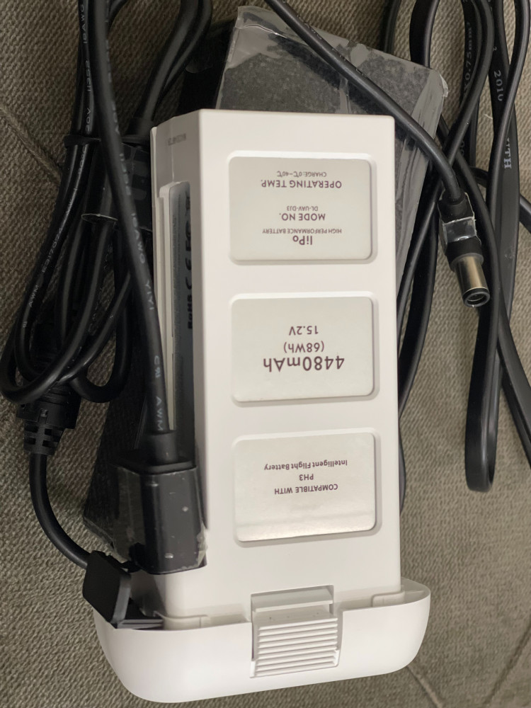 شاحن فانتوم 3 الاصلي  charger phantom 3 original