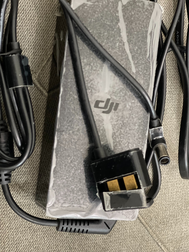 شاحن فانتوم 3 الاصلي  charger phantom 3 original