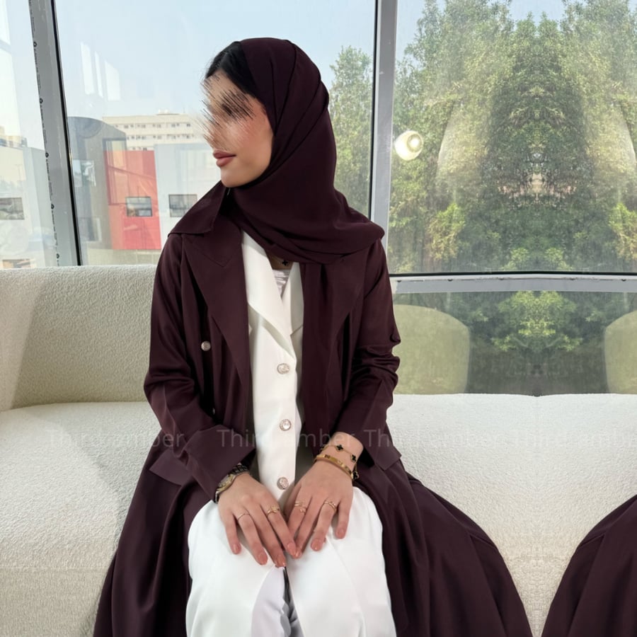 كيان ، عباية بقصة رسمية