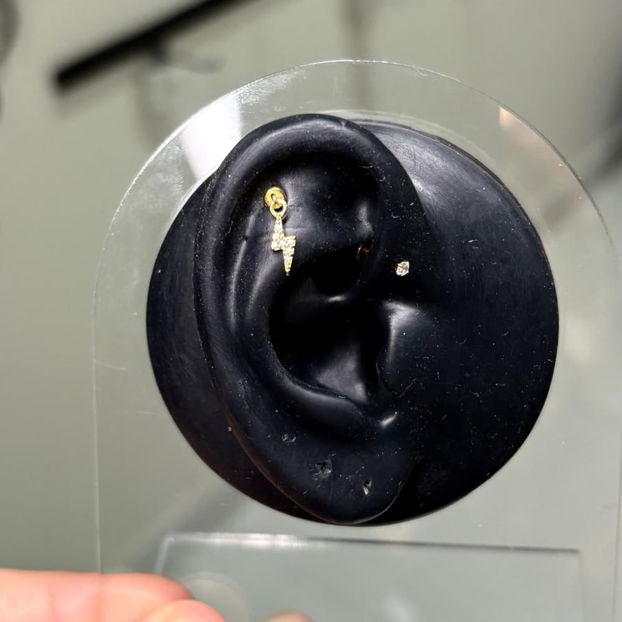 D