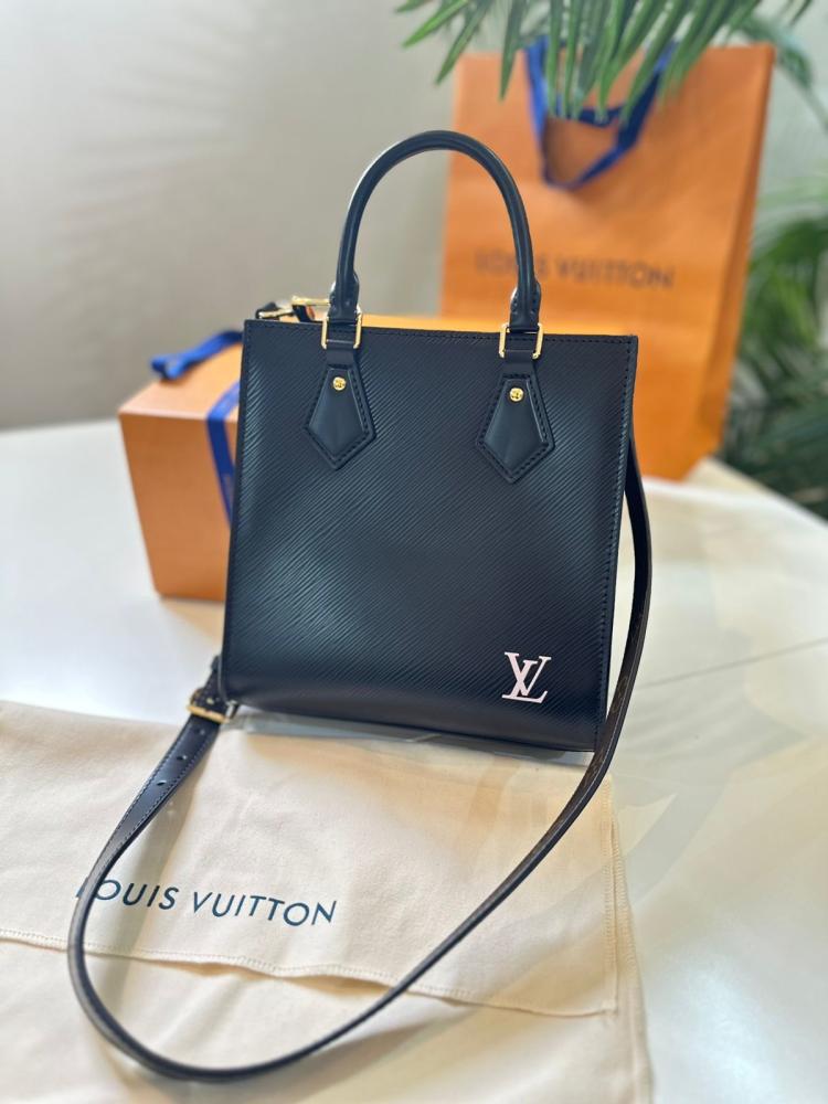 شنطة LV