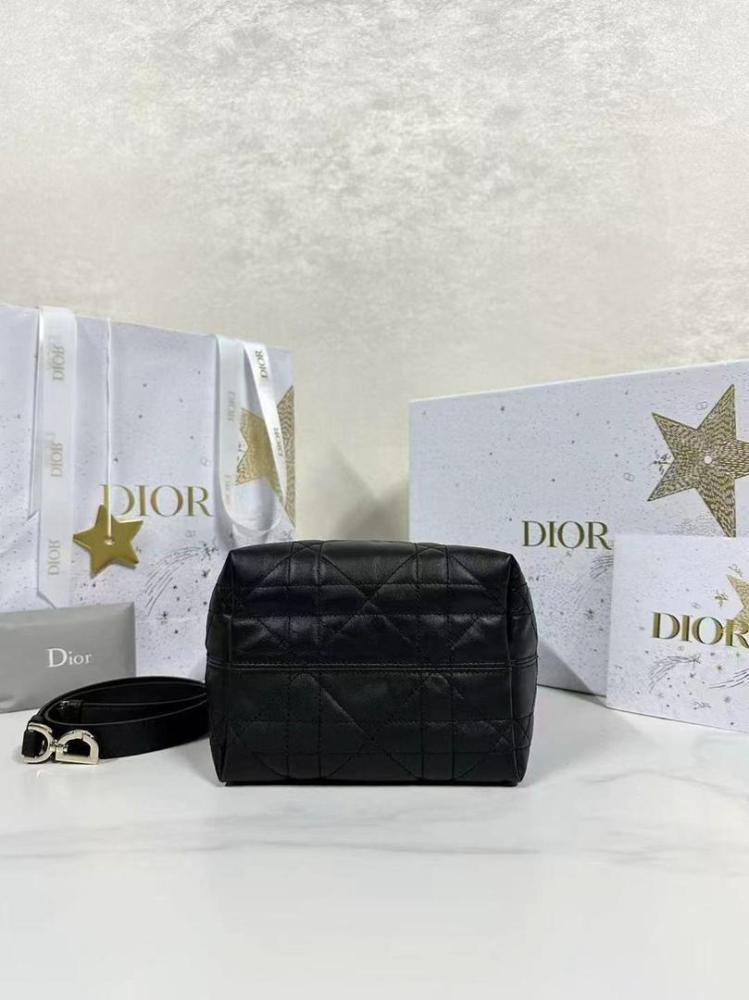 شنطة  Dior