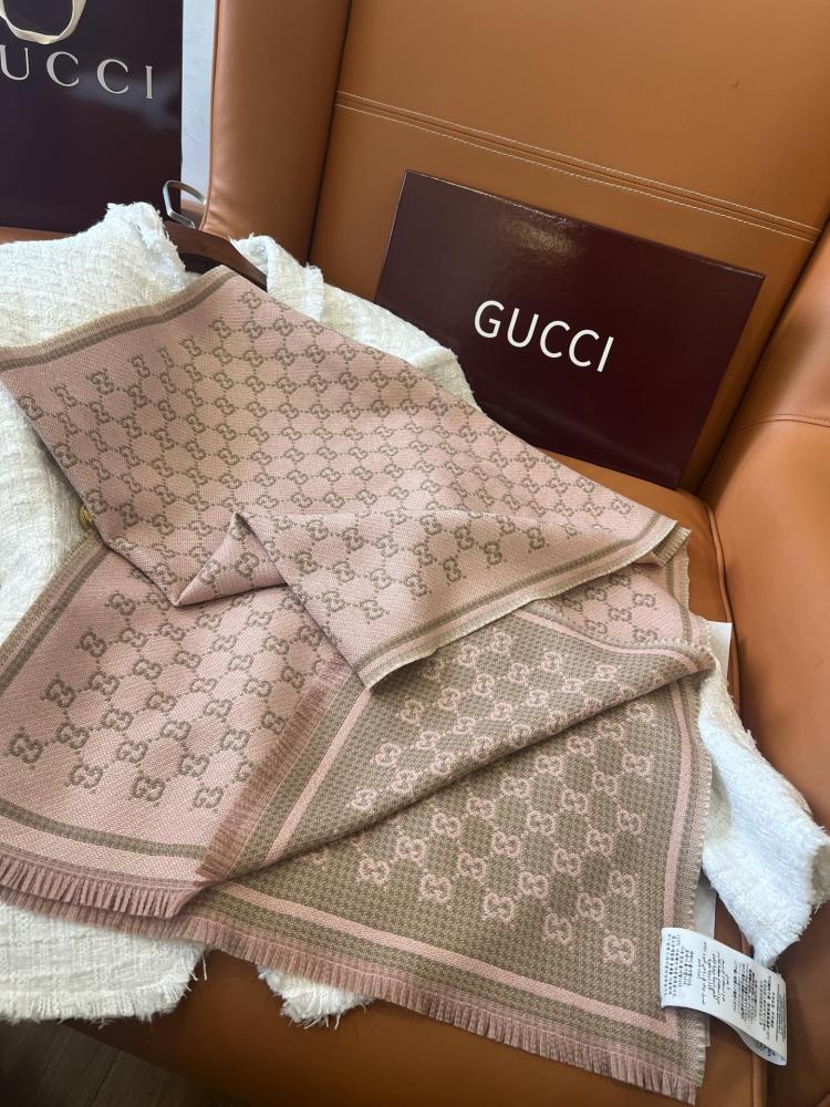Gucci scarf