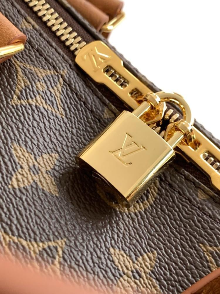 شنطة سبيدي LV