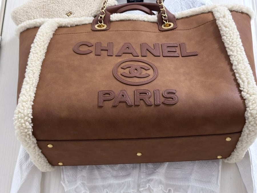 شانيل توتي باق بني و فرو 39cm