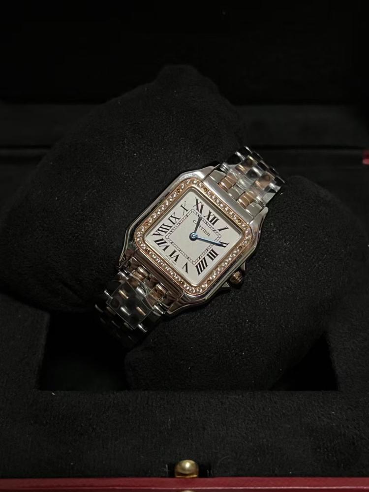 ساعة بانثر 27cm