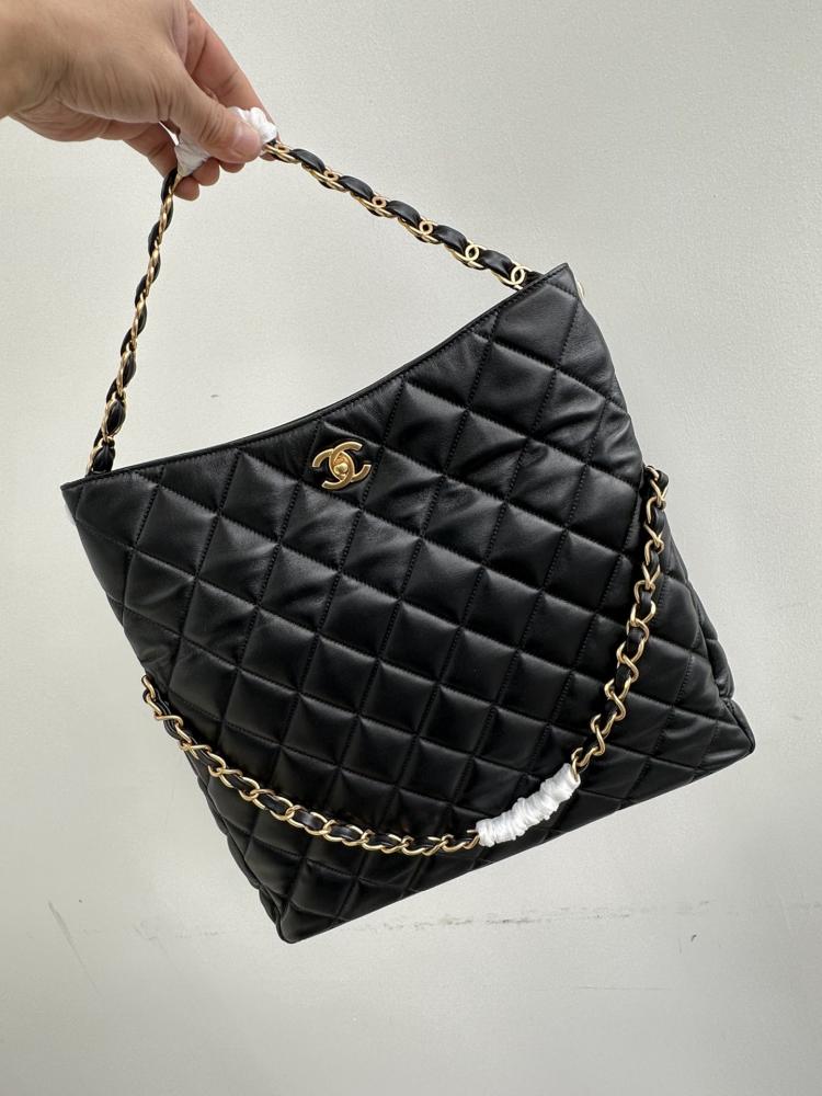 شنطة شانيل توتي  39cm