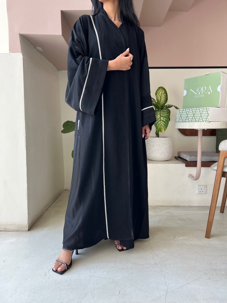 N2 Luxury black