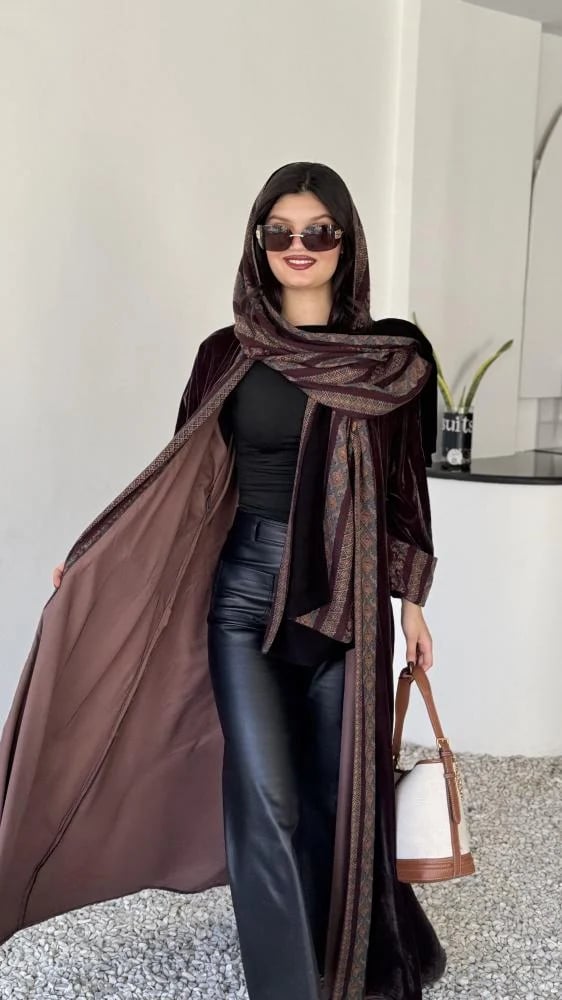 مخمل بني كلوش بكم كشميري وطرحه بوجهين(درة)