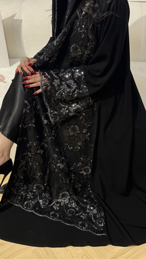 كريب مزين بتطريز ترتر