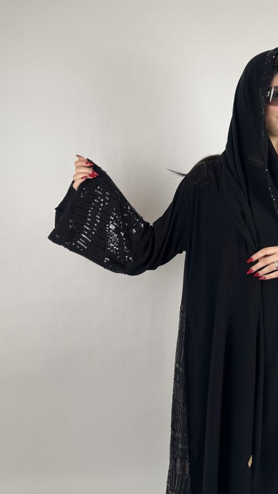 كريب مزين بتطريز ترتر