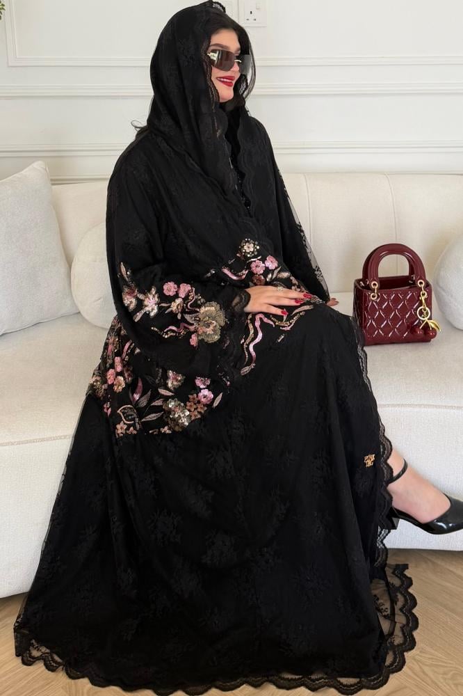 روزي كريب أو دانتيل بورود مطرزة