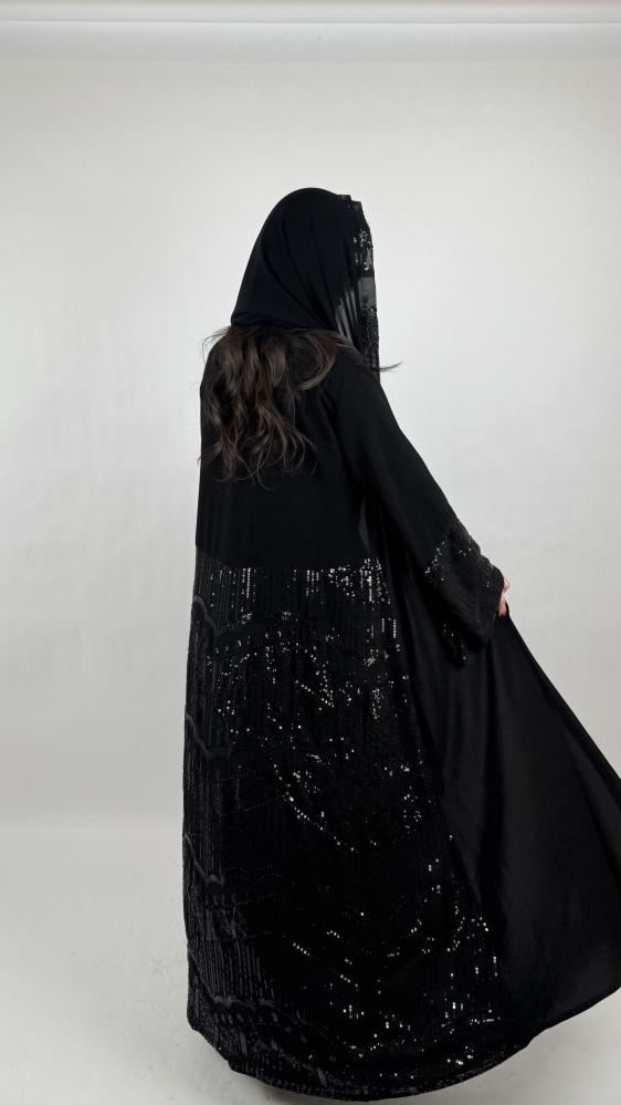 كريب مزين بتطريز ترتر
