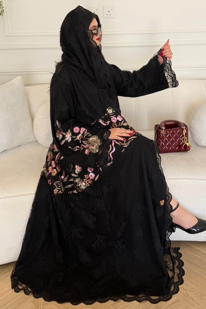 روزي كريب أو دانتيل بورود مطرزة