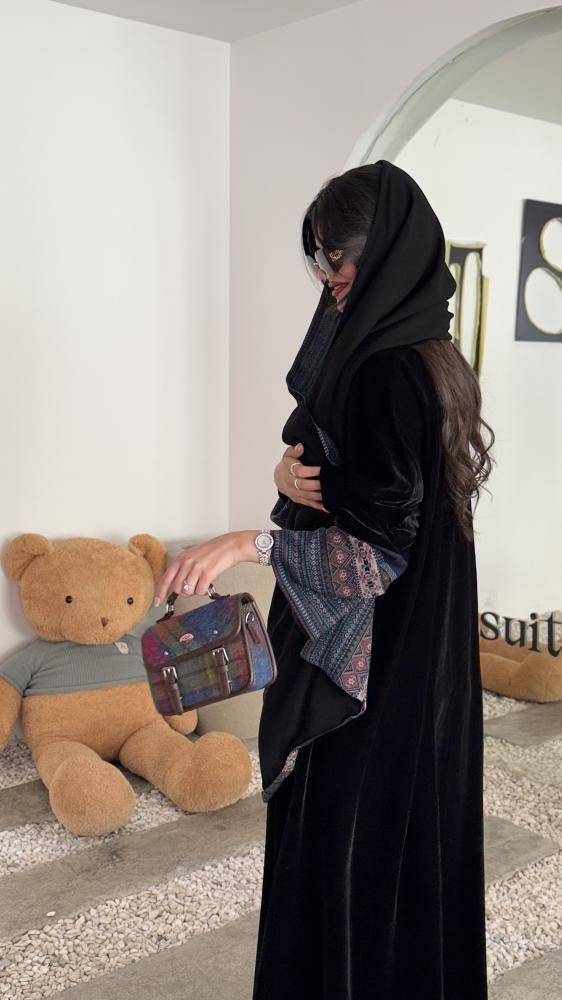 كريب أو مخمل بكم كشميري وطرحه بوجهين (فتنه)