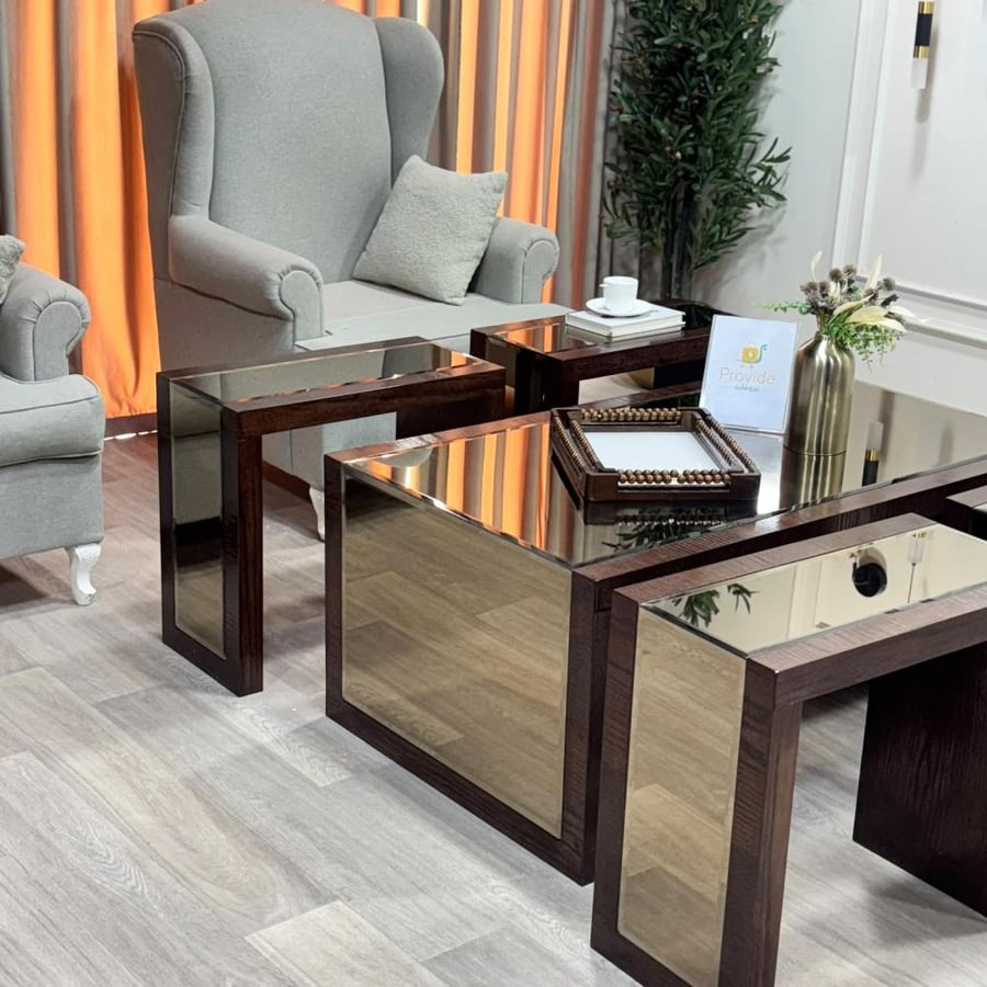 طقم طاولات مع 4  خدمة
