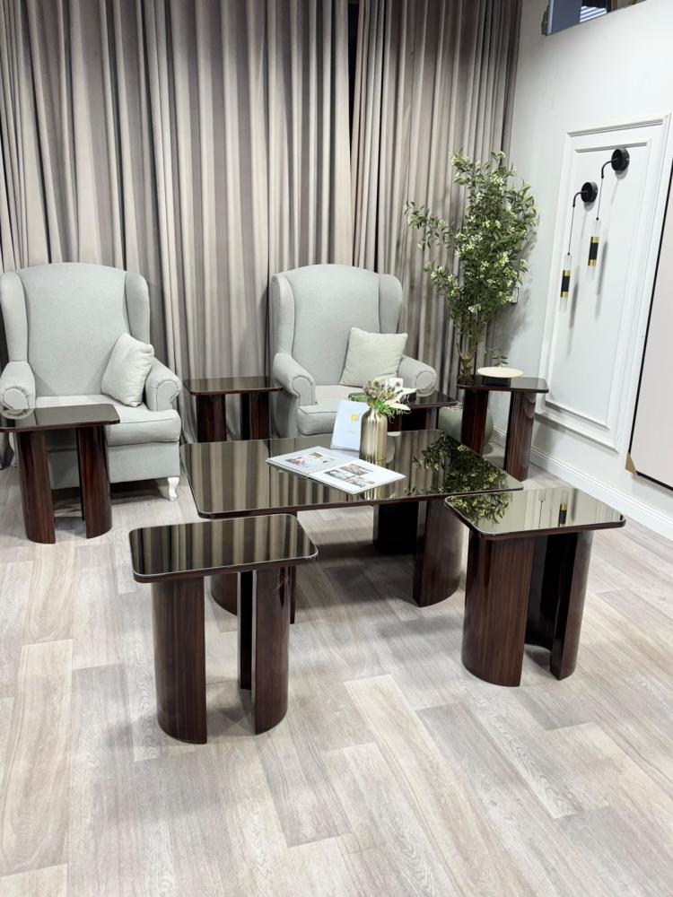 طقم طاولات مع 4 خدمة