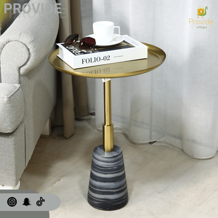 طاولة خدمة صغيرة (Side Table) ذات تصميم عصري وأنيق،