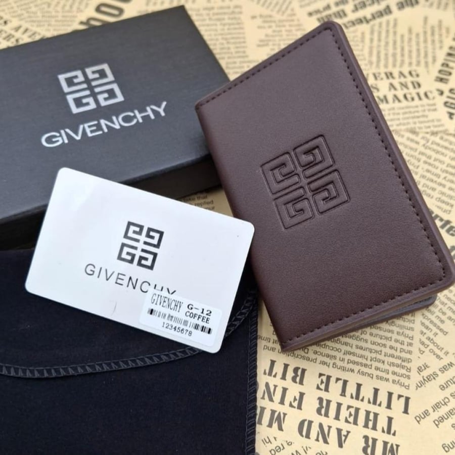 محفظه Givenchy مع ملحقات