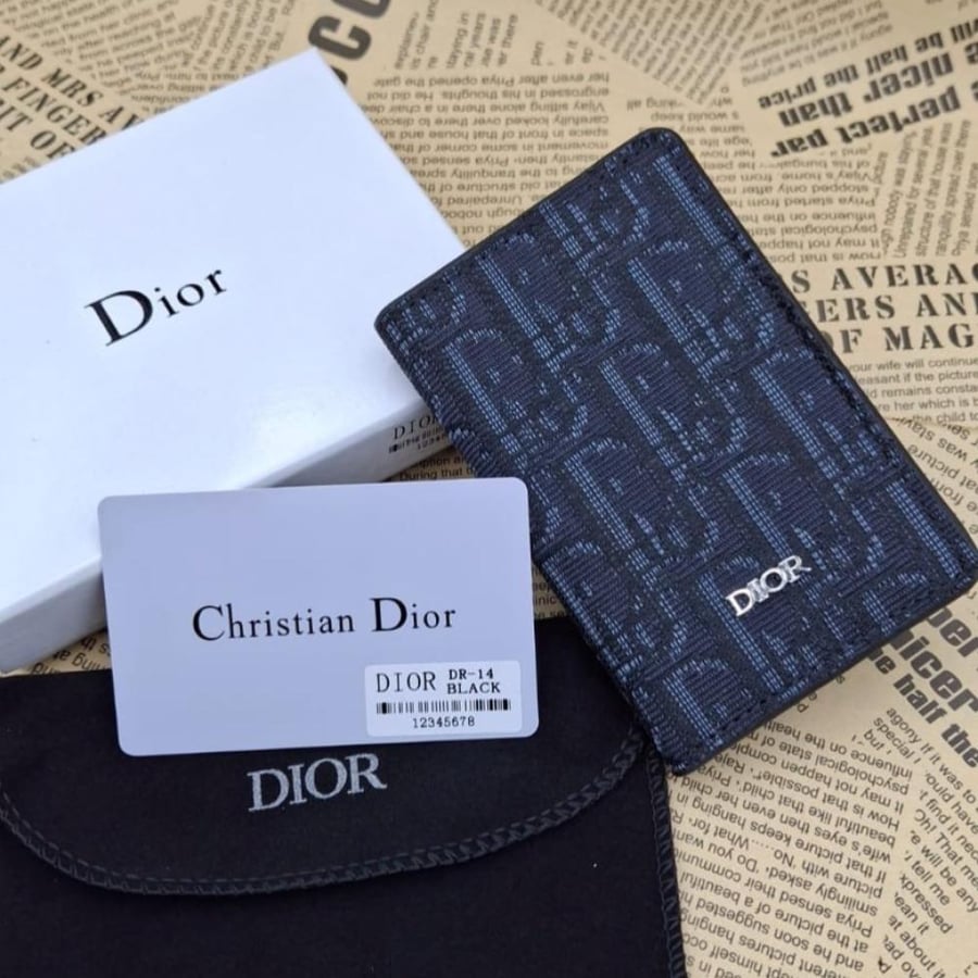محفظة dior مع ملحقات